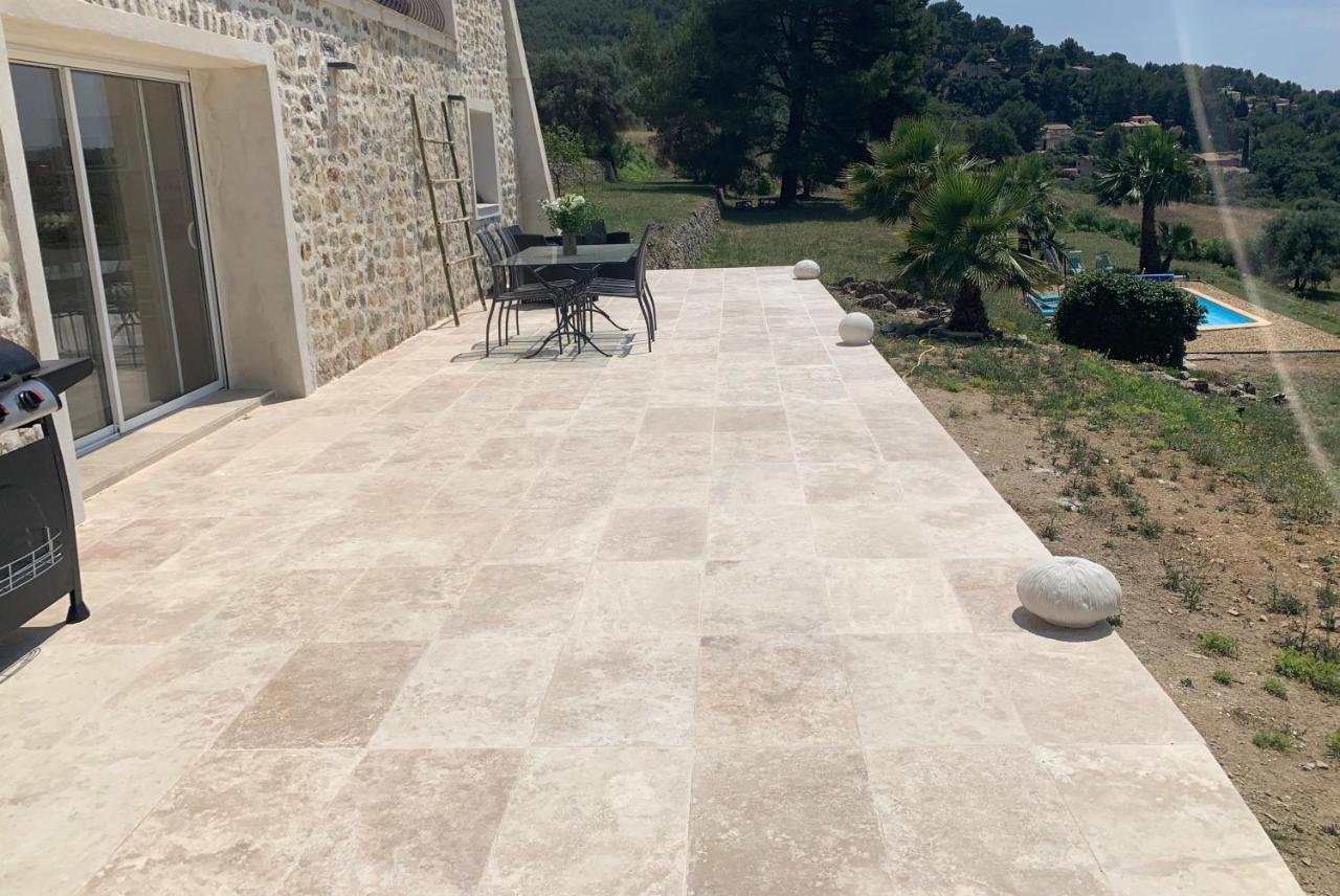 La Venturonne Appartement Neuf Rez De Jardin 45 M2 Vue Mer Et Vignes 10 Mn Des Plages Le Beausset Dış mekan fotoğraf