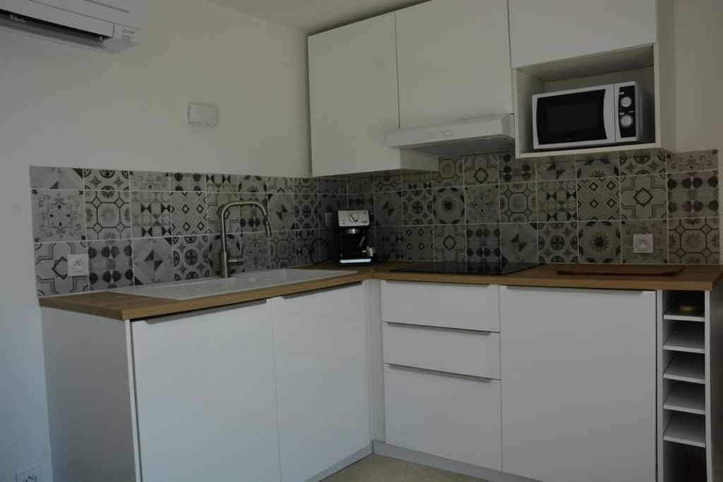 La Venturonne Appartement Neuf Rez De Jardin 45 M2 Vue Mer Et Vignes 10 Mn Des Plages Le Beausset Dış mekan fotoğraf