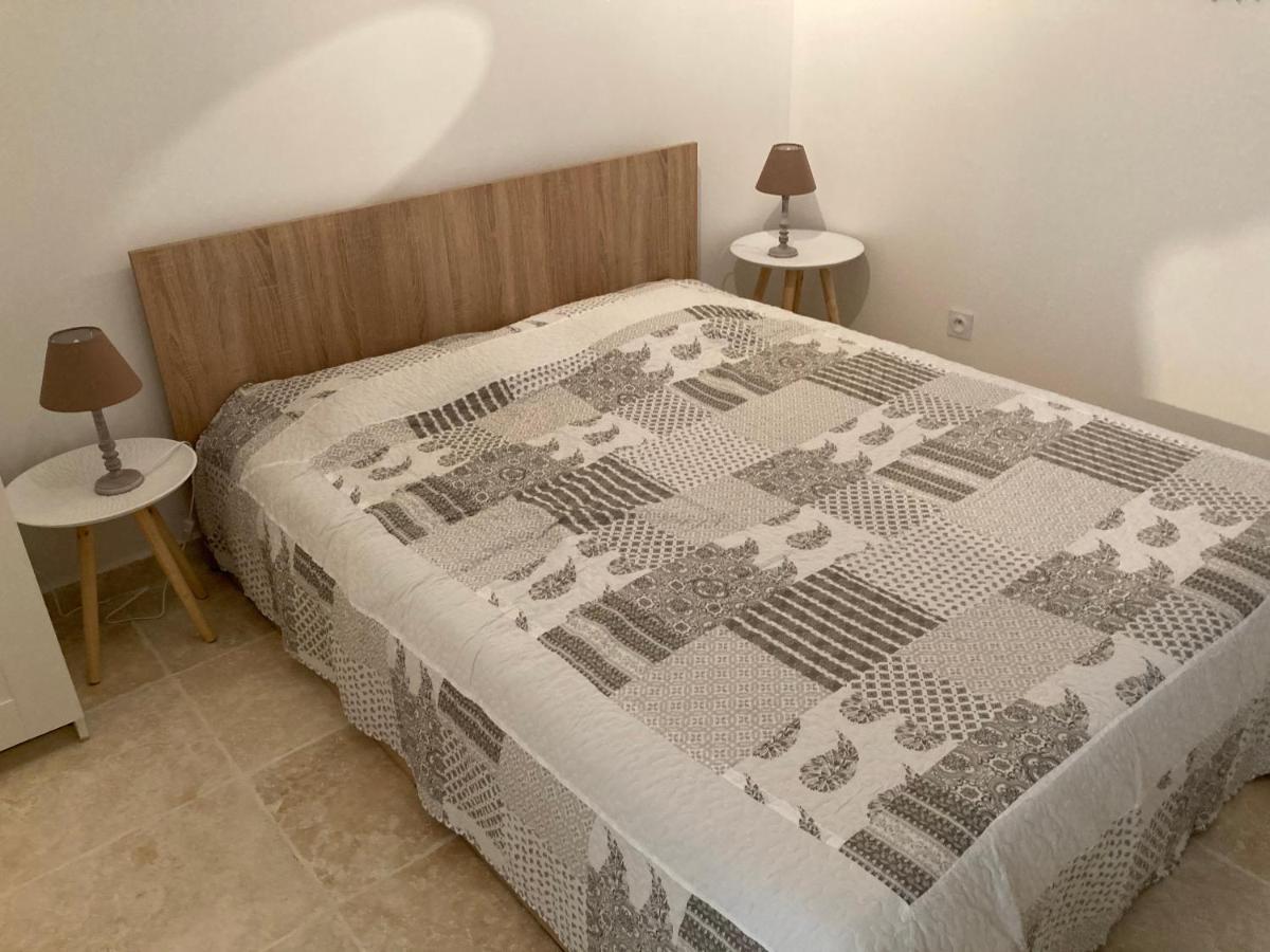 La Venturonne Appartement Neuf Rez De Jardin 45 M2 Vue Mer Et Vignes 10 Mn Des Plages Le Beausset Dış mekan fotoğraf